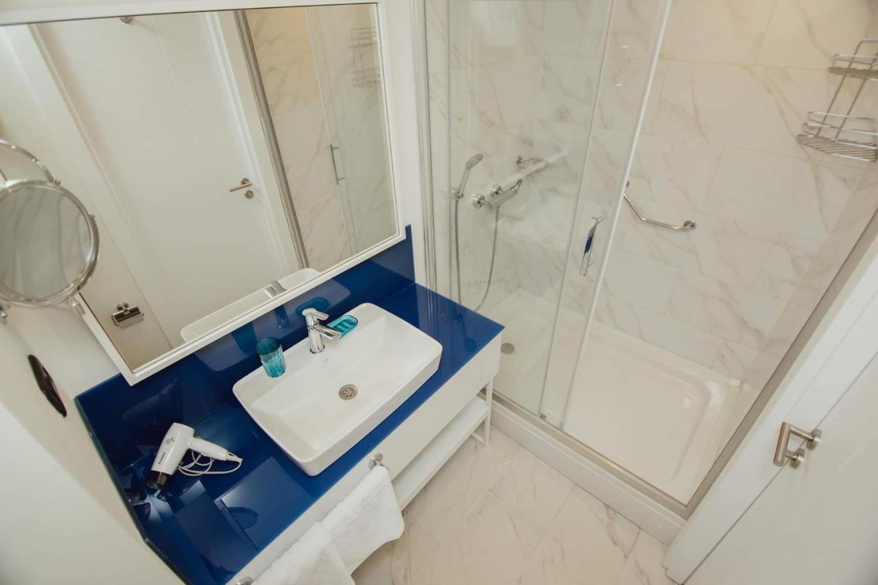 Nuage - 1St Line Sea View Apartments Batumi Exterior photo
